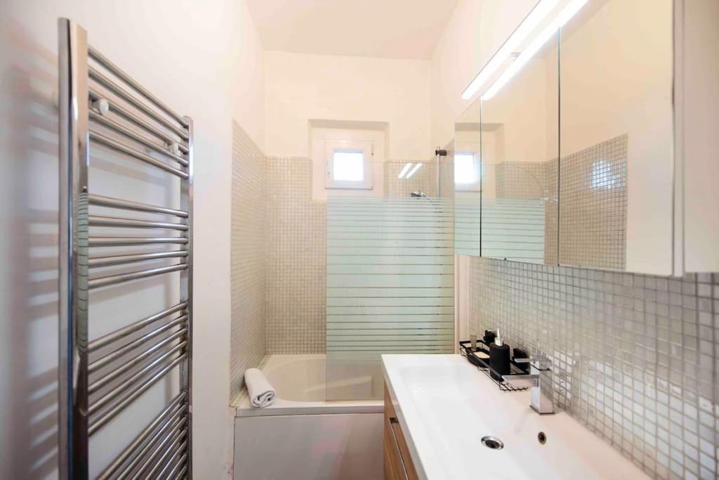 Jolie Maison Sur Orleans, Parking & Climatisation Exterior foto